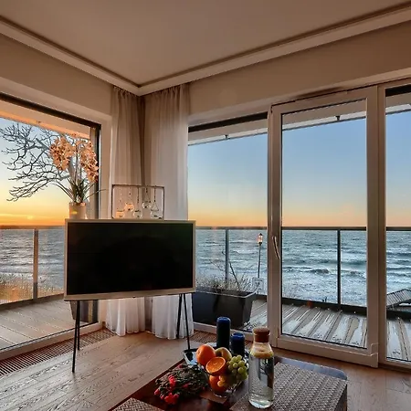 Szafirowy Z Bezposrednim Widokiem Na Morze- Nadmorski Luksus * אוסטרוני מורסקי