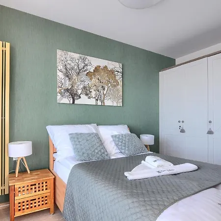 Szafirowy Z Bezposrednim Widokiem Na Morze- Nadmorski Luksus דירה אוסטרוני מורסקי