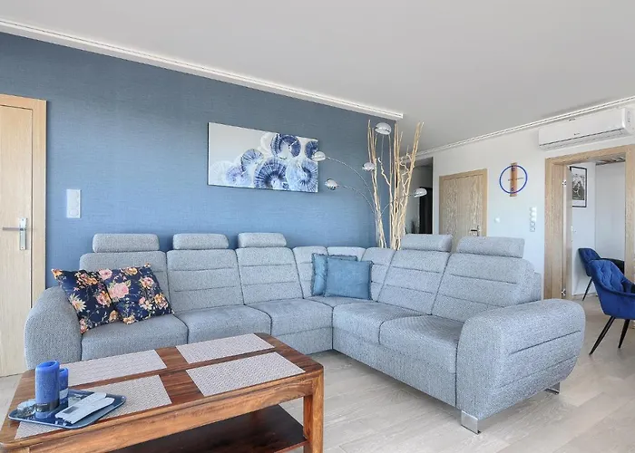 Szafirowy Z Bezposrednim Widokiem Na Morze- Nadmorski Luksus Apartman