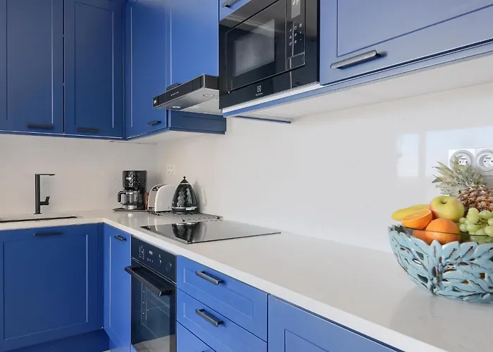 Szafirowy Z Bezposrednim Widokiem Na Morze- Nadmorski Luksus Apartman