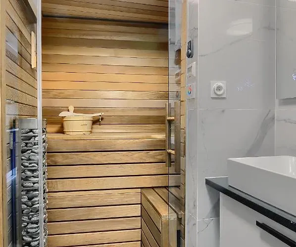 Szafirowy Z Bezposrednim Widokiem Na Morze- Nadmorski Luksus Lägenhet Ustronie Morskie